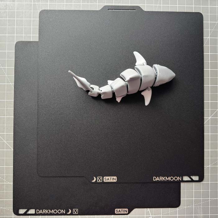 Bambu Lab Satin Build Plate by Darkmoon 3D with Multicolor Articulated Shark on it